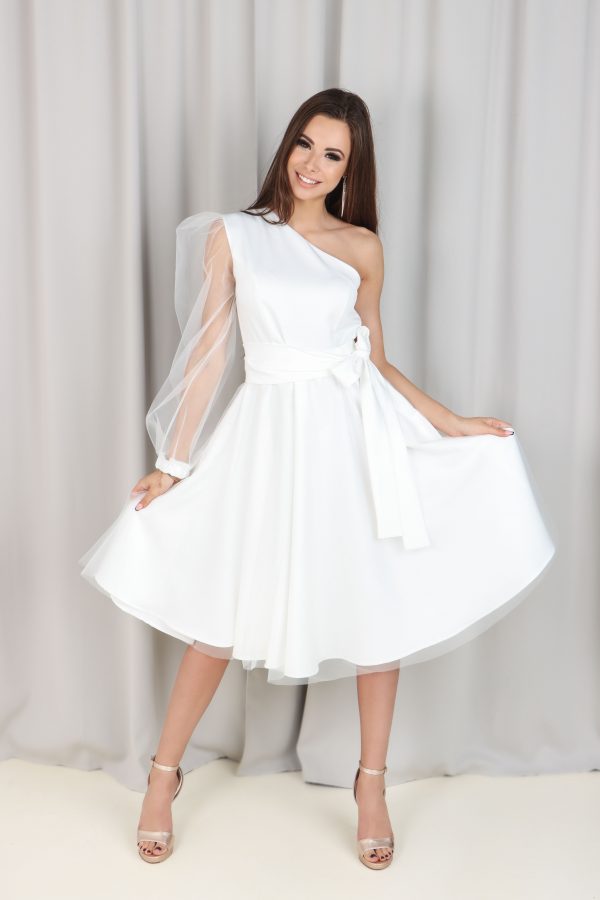 baltos suknelės