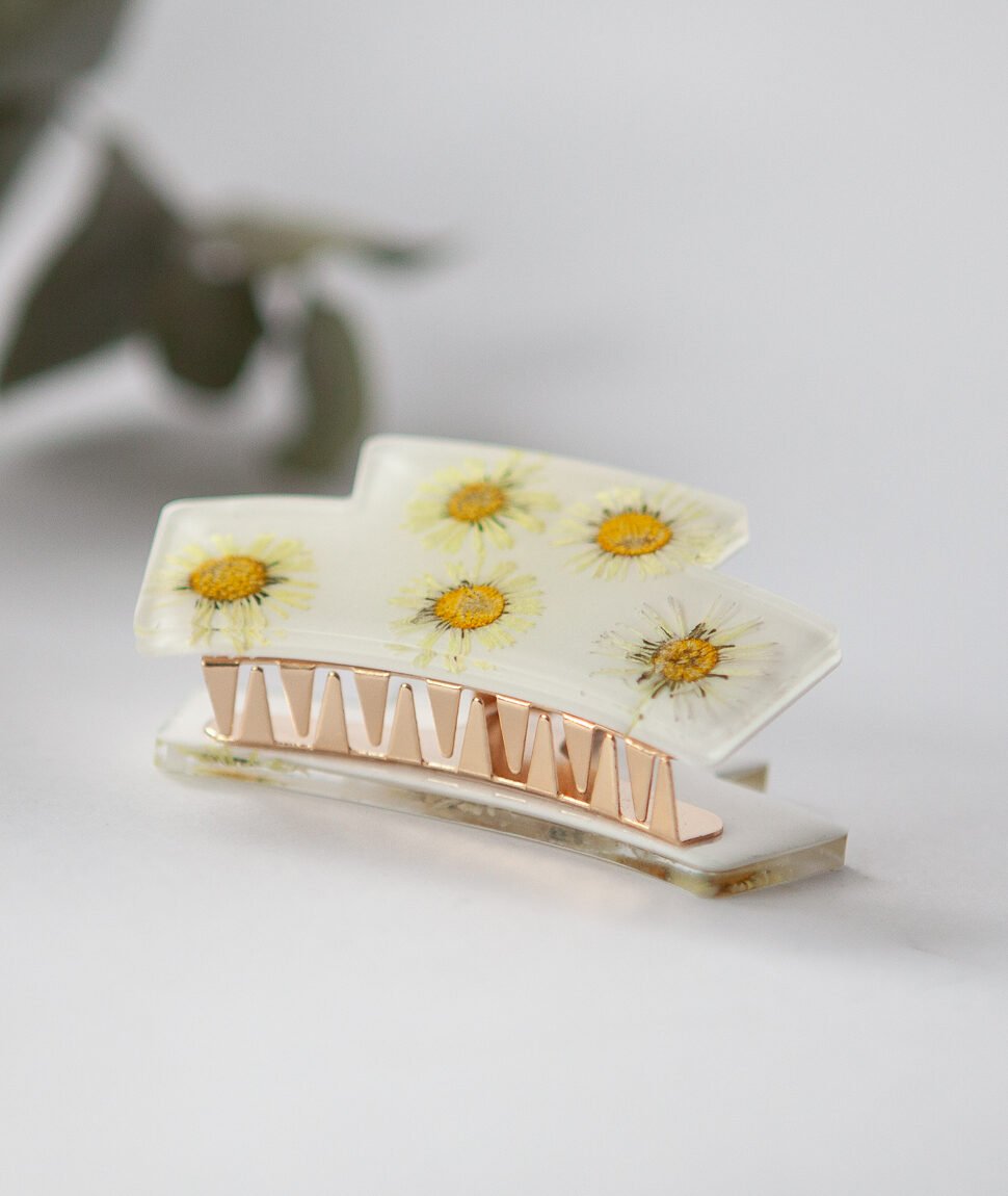 Rankų darbo plaukų segtukas su ramunėmis - Image 3