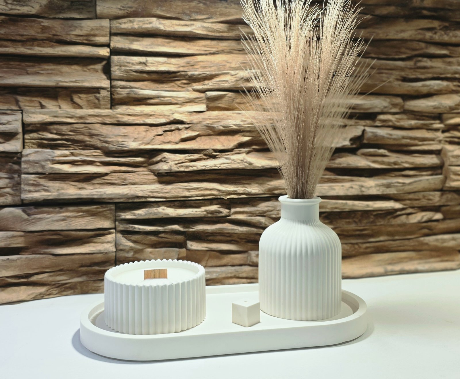 Baltas rankų darbo rinkinys interjerui - Image 2