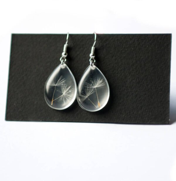 ranku darbo auskarai