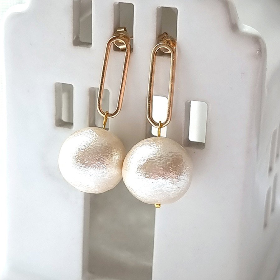 Rankų darbo auskarai su medvilnės perlais - Image 4