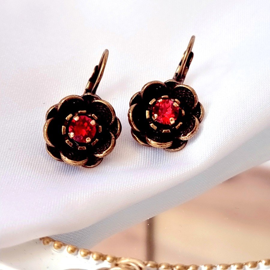 ranku darbo auskarai