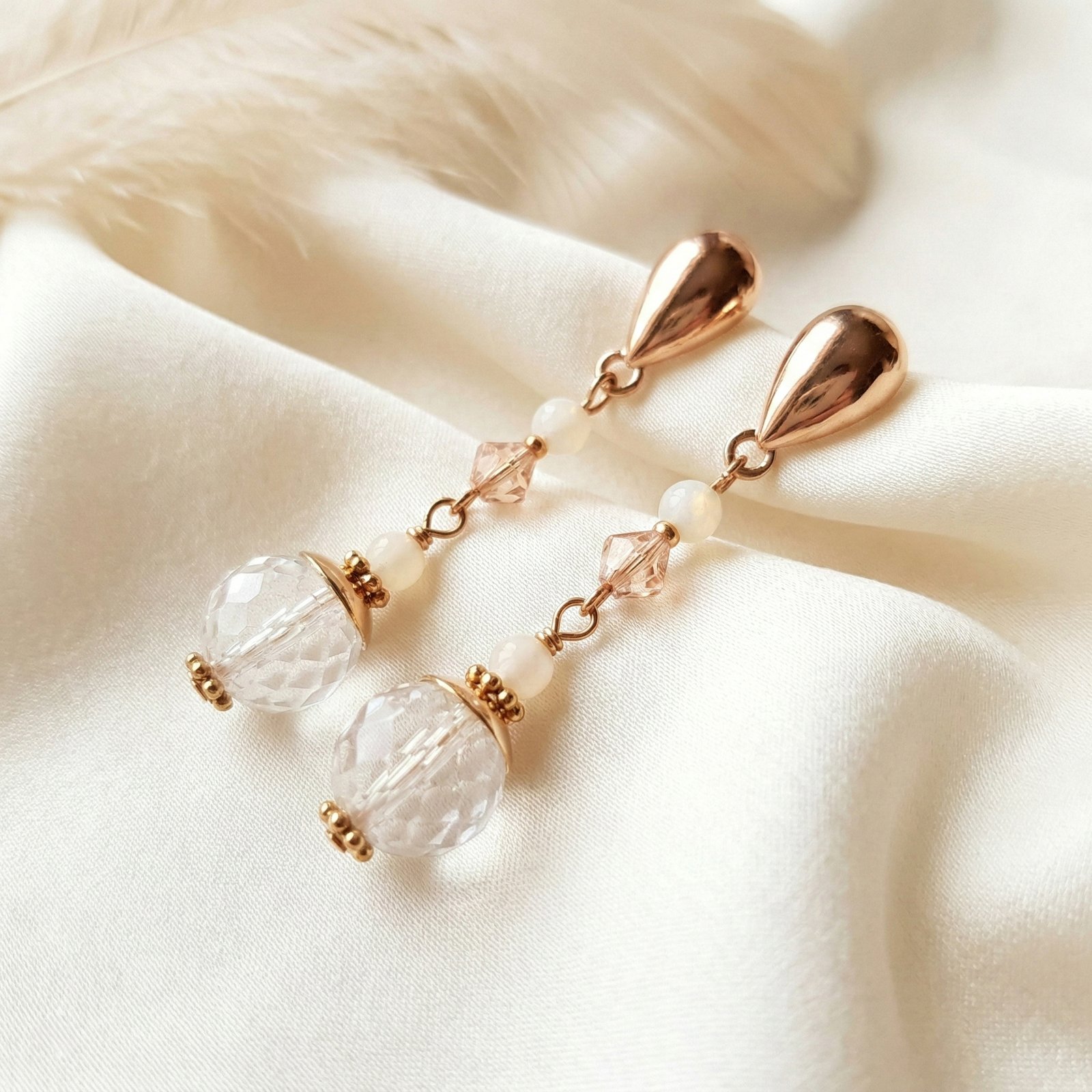 ranku darbo auskarai