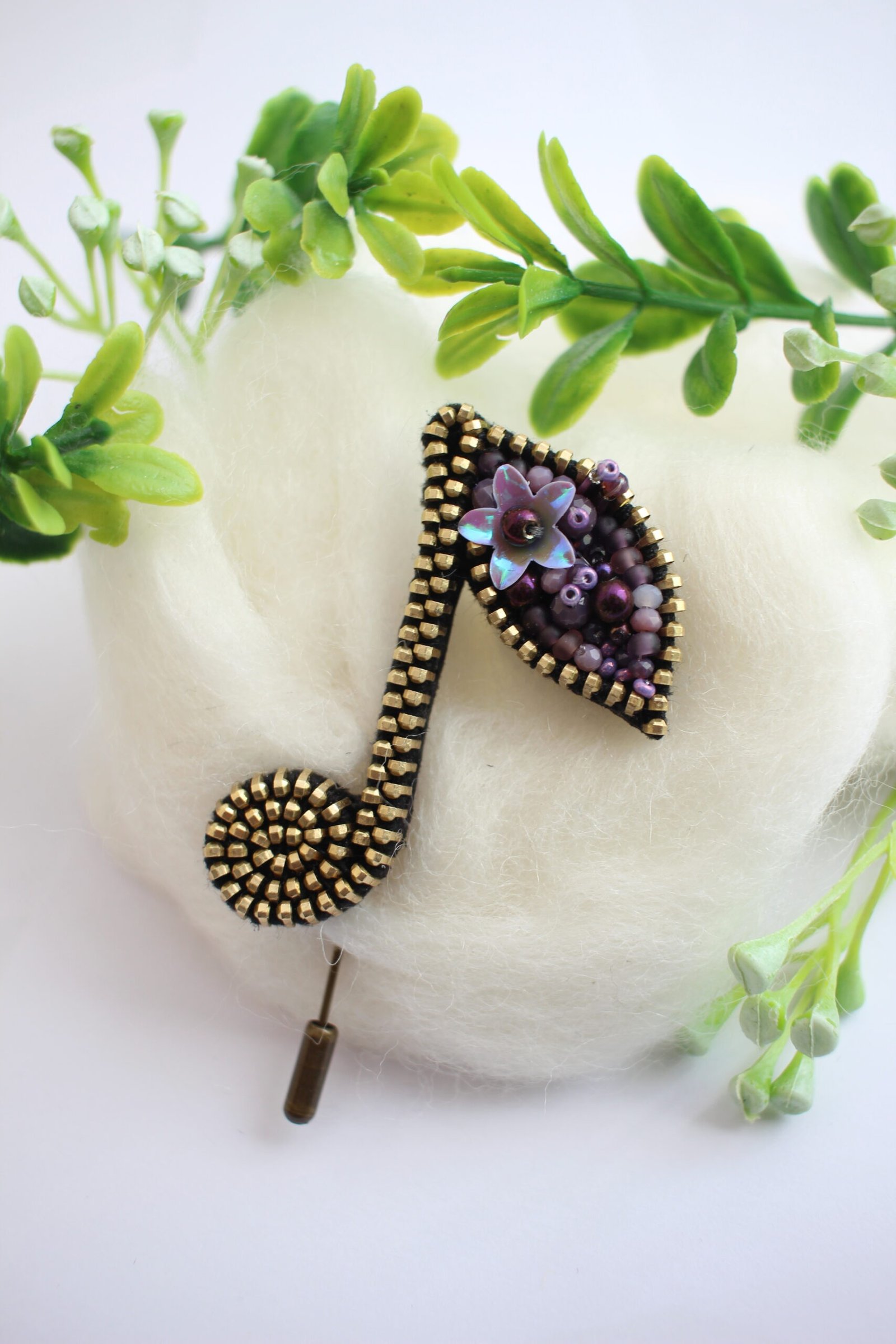 Rankų darbo sagė „Muzikos nata“ - Image 2