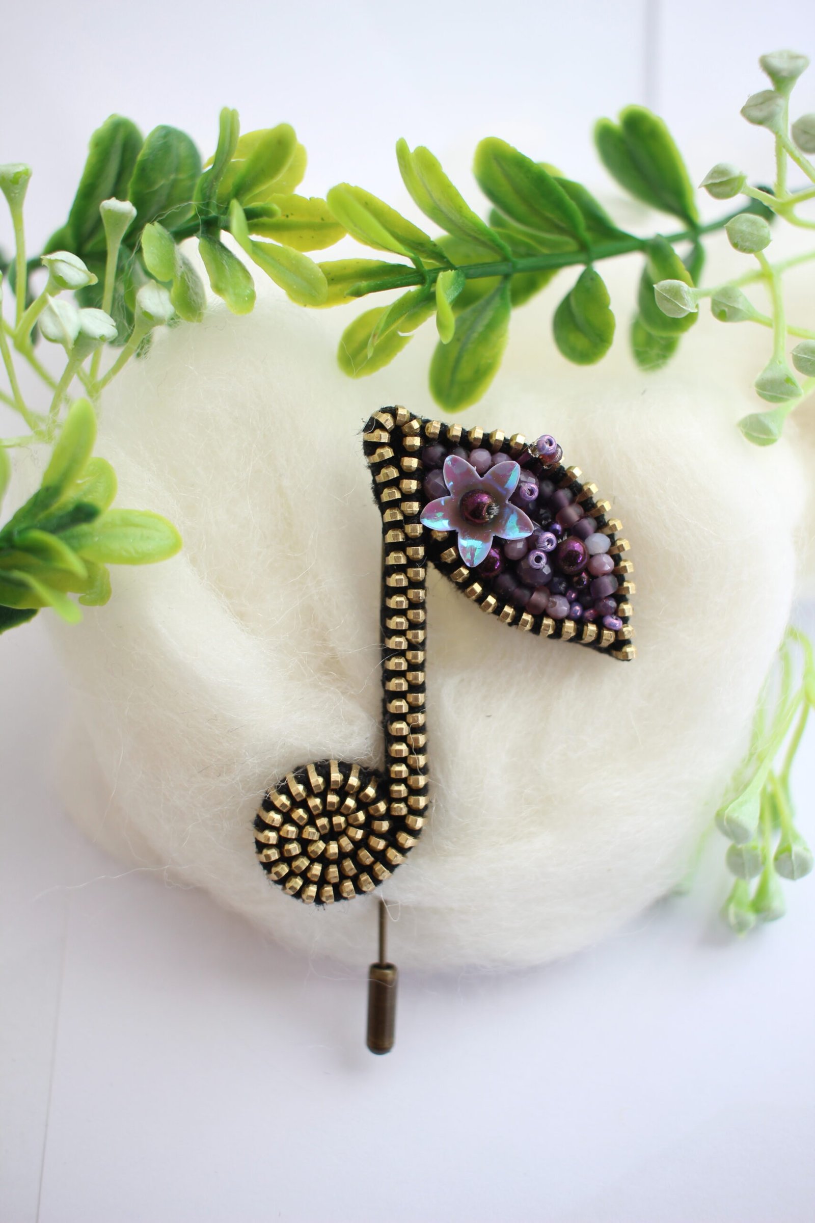 Rankų darbo sagė „Muzikos nata“ - Image 3