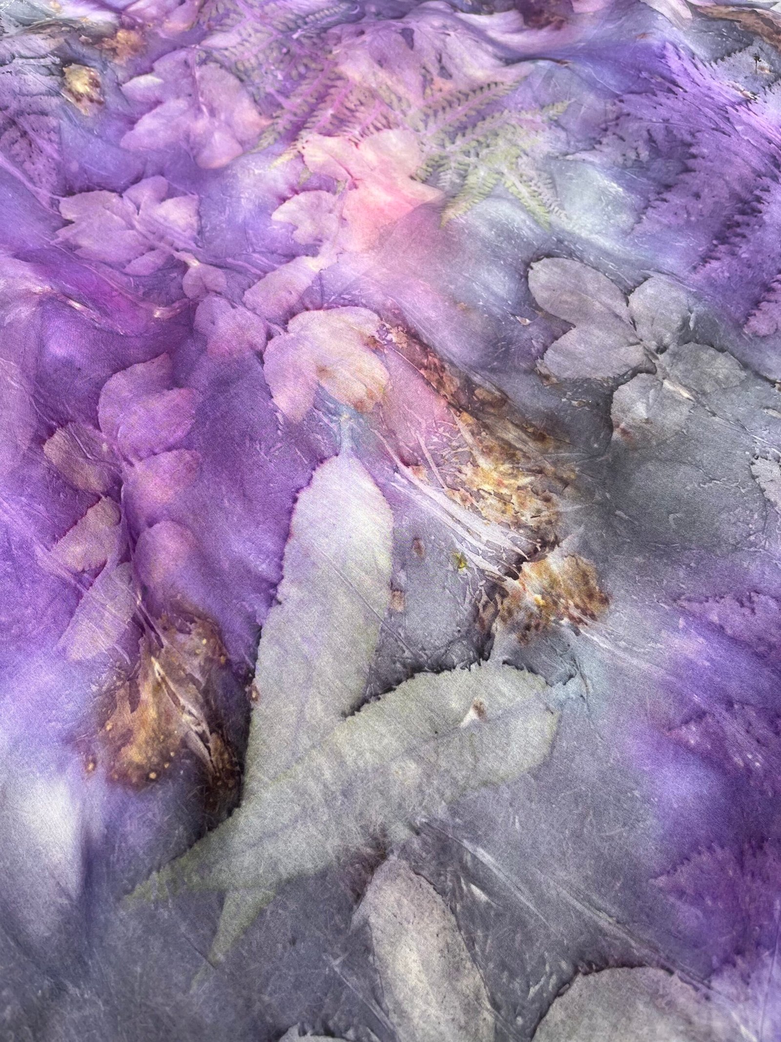 Šilko skara su augalų atspaudais „Žibuoklių pieva“ - Image 3